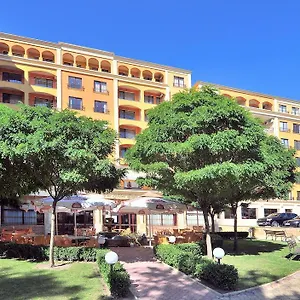 Paradise Park Aparthotel Golden Sands
